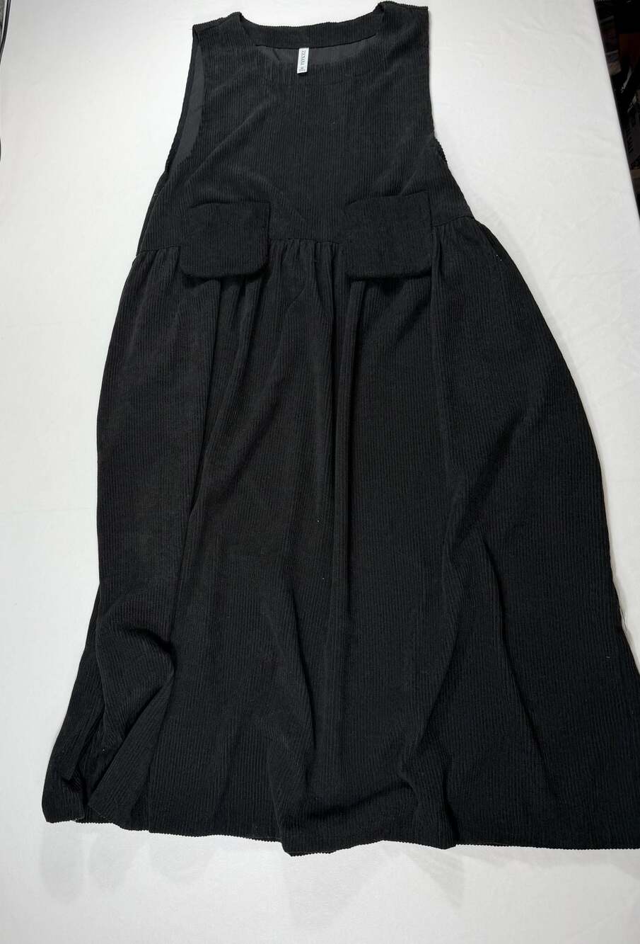 Zenana Women's Black Corduroy Sleeveless Pocket Midi Dress